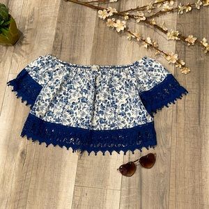 🌺 Klaxons Off-Shoulder Top 🌺